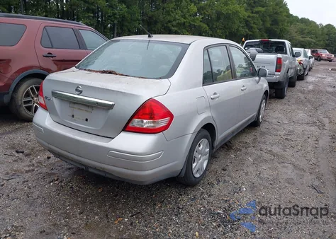 2011 Nissan Versa 1.8S z USA, uszkodzony, nr VIN 3N1BC1AP9BL405221